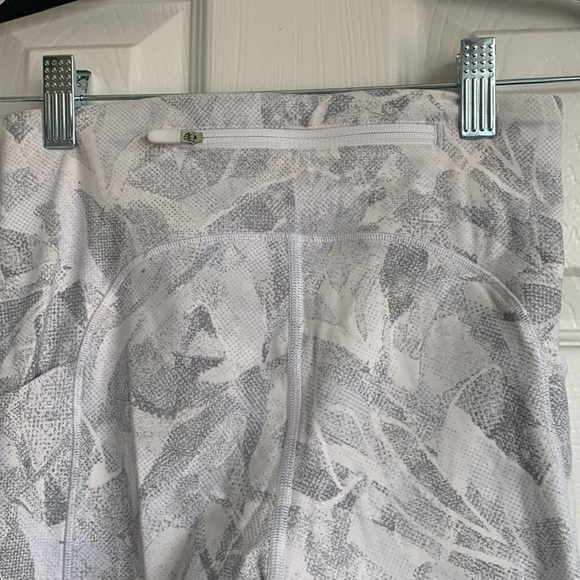 Lululemon Speed Up Tight - Picture 8 of 11